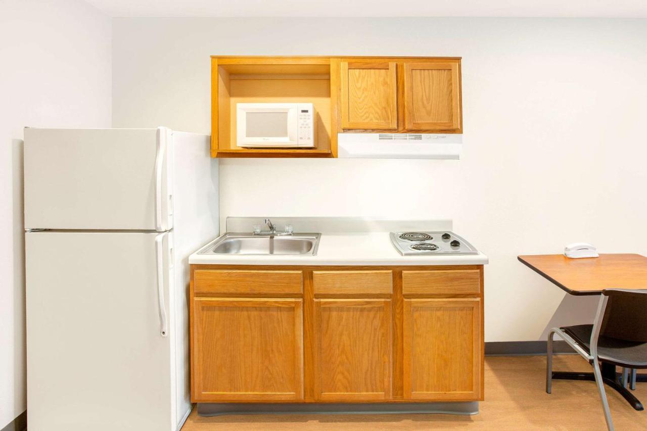 Woodspring Suites Brownsville Bagian luar foto