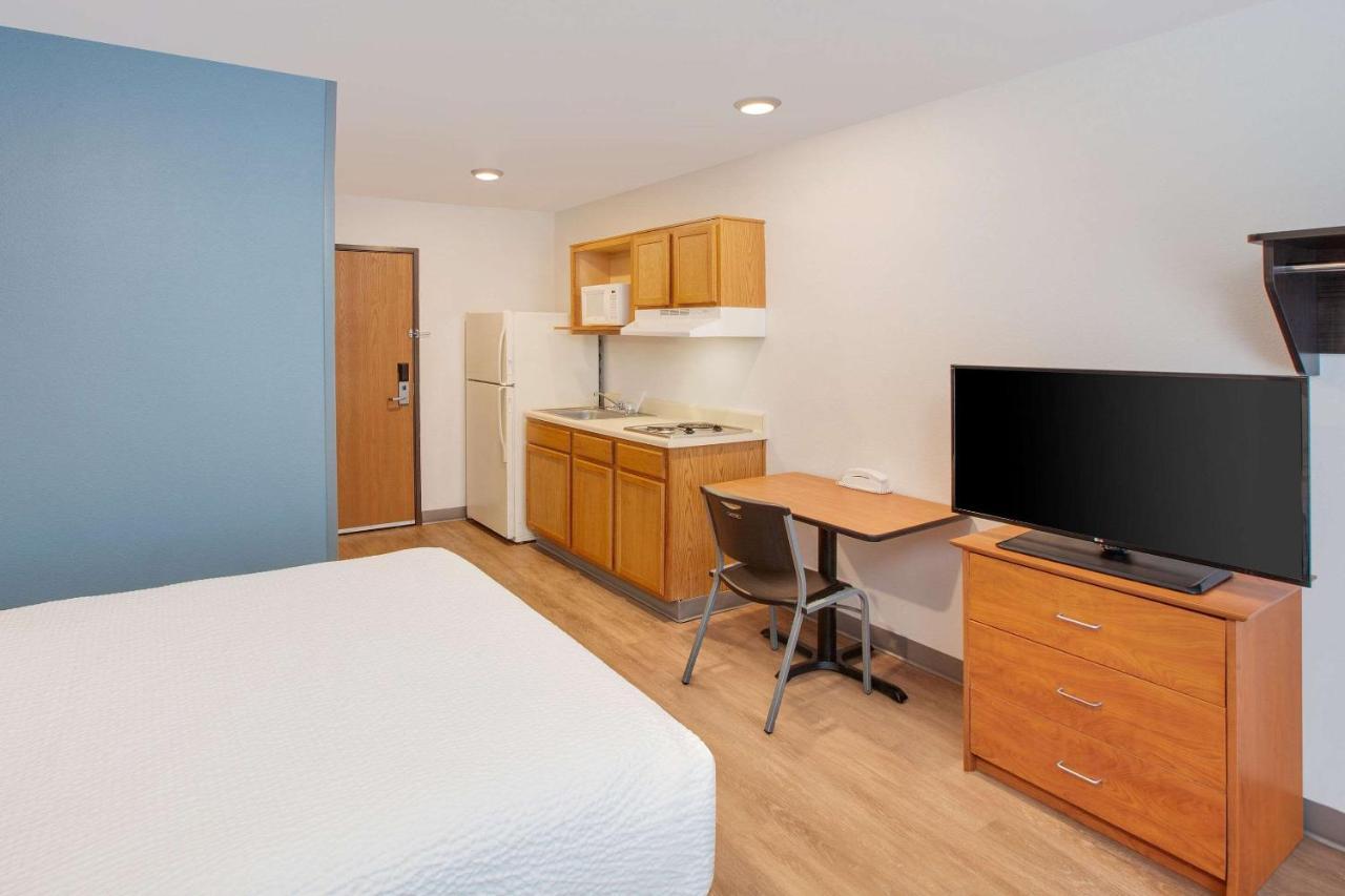 Woodspring Suites Brownsville Bagian luar foto