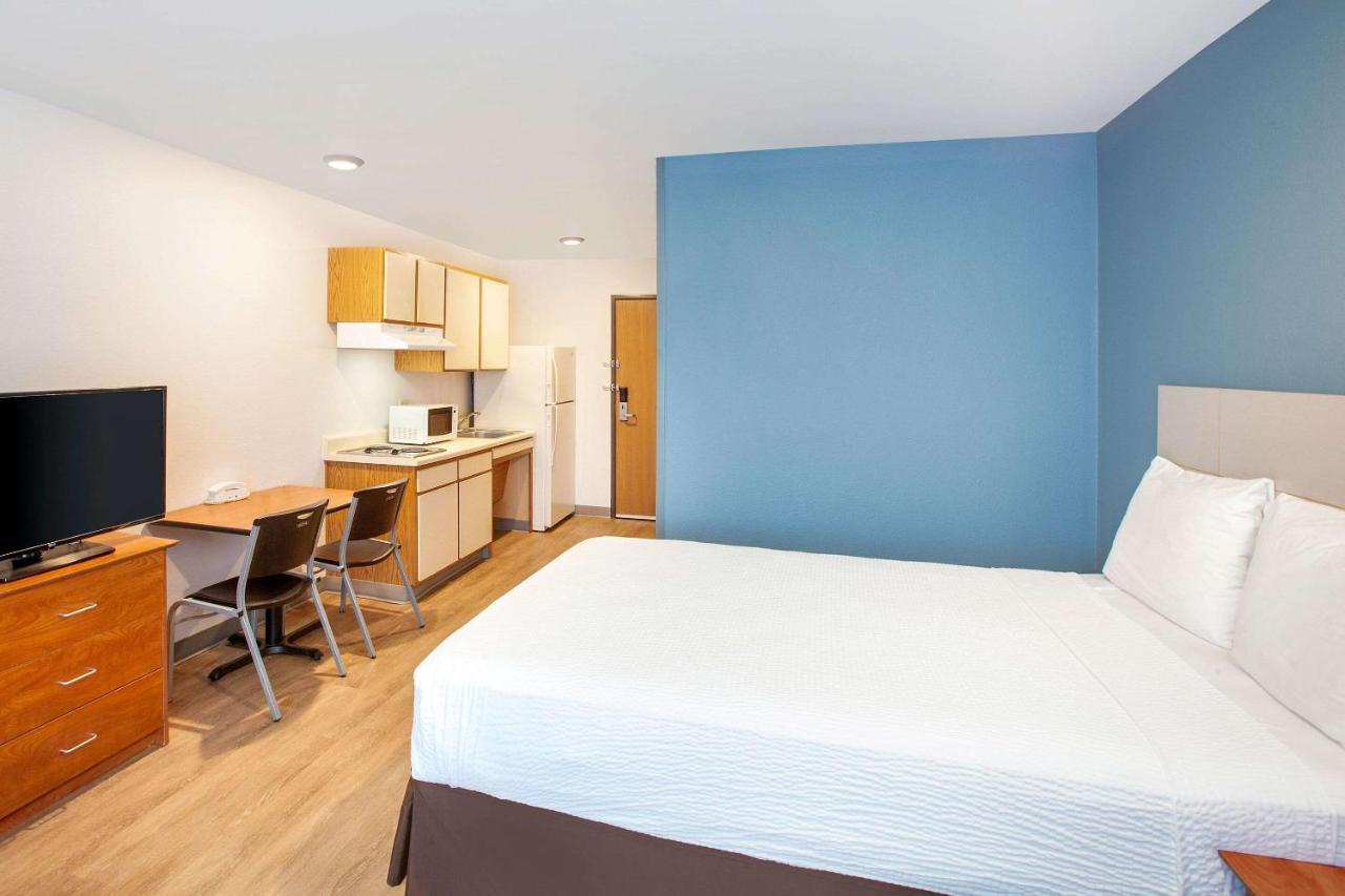 Woodspring Suites Brownsville Bagian luar foto